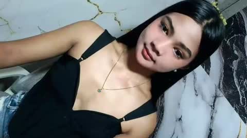 urasian_latinaxxx online show from June 29, 11:16 pm