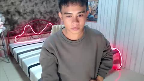 HI WE ARE NATHANIEL AND SEV online show from March 6, 8:38 pm