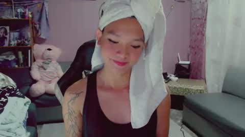 Snapshot of urasian_newra chatting on February 12, 11:07 am NEWRA ALLISON online show from February 12, 11:07 am