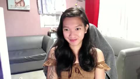 Snapshot of urasian_newra chatting on October 6, 6:05 pm NEWRA ALLISON online show from October 6, 6:05 pm