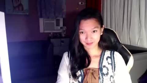 Snapshot of urasian_newra chatting on October 9, 7:23 pm NEWRA ALLISON online show from October 9, 7:23 pm