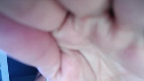 Snapshot of urasian_newra chatting on October 22, 6:18 pm NEWRA ALLISON online show from October 22, 6:18 pm