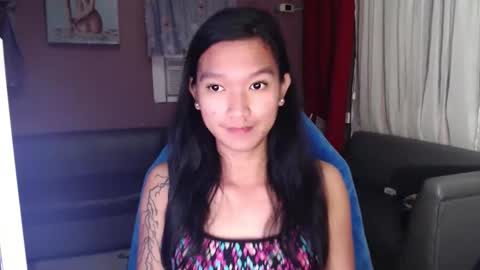 Snapshot of urasian_newra chatting on October 29, 7:59 pm NEWRA ALLISON online show from October 29, 7:59 pm