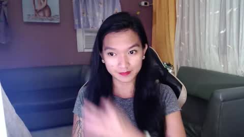 Snapshot of urasian_newra chatting on November 4, 1:27 am NEWRA ALLISON online show from November 4, 1:27 am