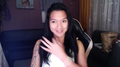 Snapshot of urasian_newra chatting on November 22, 6:40 pm NEWRA ALLISON online show from November 22, 6:40 pm