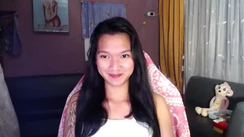 Snapshot of urasian_newra chatting on November 25, 5:57 pm NEWRA ALLISON online show from November 25, 5:57 pm