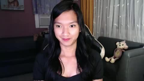 Snapshot of urasian_newra chatting on December 16, 9:20 pm NEWRA ALLISON online show from December 16, 9:20 pm