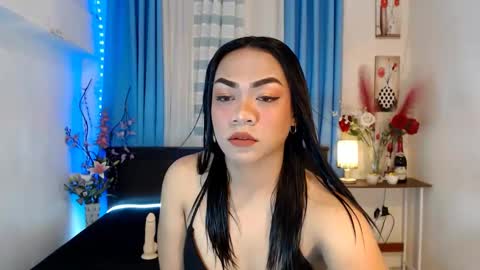 Snapshot of urasian_olivia1 chatting on January 12, 2:19 pm Olivia online show from January 12, 2:19 pm
