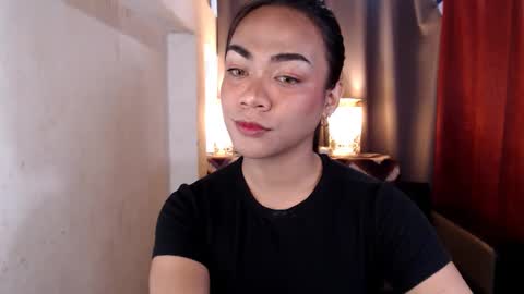 Snapshot of urasian_olivia1 chatting on January 23, 9:50 pm Olivia online show from January 23, 9:50 pm