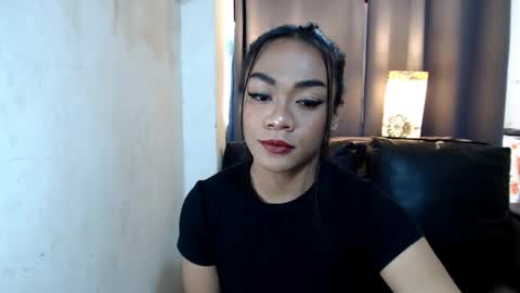 Snapshot of urasian_olivia1 chatting on February 7, 8:31 pm Olivia online show from February 7, 8:31 pm