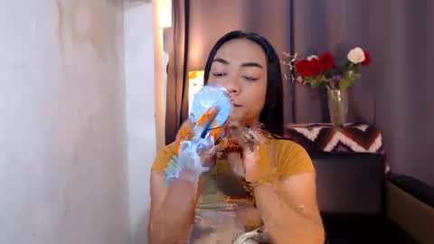 Snapshot of urasian_olivia1 chatting on February 16, 10:43 am Olivia online show from February 16, 10:43 am