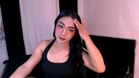 Snapshot of urasian_olivia1 chatting on March 5, 12:05 am Olivia online show from March 5, 12:05 am