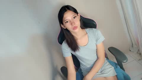 Snapshot of urasian_prettyjane chatting on May 25, 3:01 am Jane online show from May 25, 3:01 am