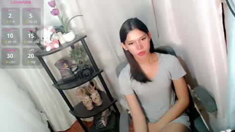 Snapshot of urasian_prettyjane chatting on June 5, 2:29 am Jane online show from June 5, 2:29 am