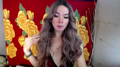 Snapshot of urasian_slut_yana chatting on December 18, 9:58 am yana online show from December 18, 9:58 am