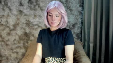 Snapshot of urasian_slut_yana chatting on February 4, 6:04 am yana online show from February 4, 6:04 am