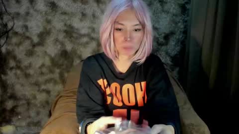 Snapshot of urasian_slut_yana chatting on February 5, 1:22 pm yana online show from February 5, 1:22 pm