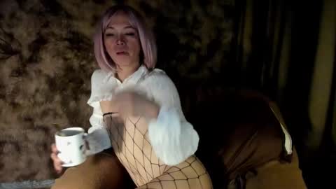 Snapshot of urasian_slut_yana chatting on February 28, 9:36 am yana online show from February 28, 9:36 am