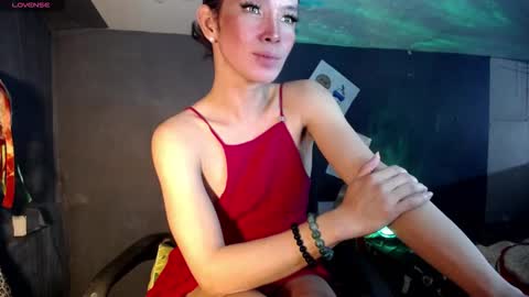 Snapshot of urasian_slut_yana chatting on December 2, 10:09 am yana online show from December 2, 10:09 am