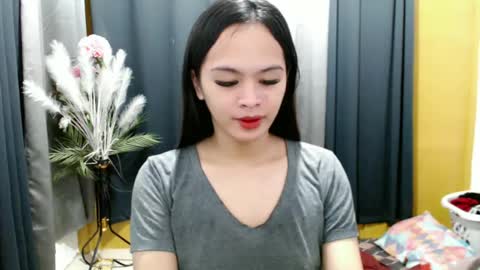 Snapshot of urasiancumgirl_ chatting on June 24, 4:17 pm urasiancumgirl_ online show from June 24, 4:17 pm