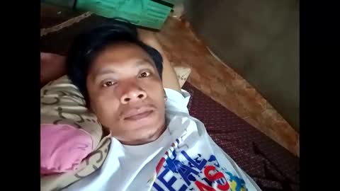 Snapshot of urasiandreamboyx chatting on September 22, 1:40 am John online show from September 22, 1:40 am