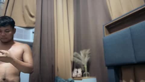 urasiankyler online show from July 7, 5:21 am