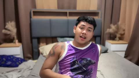 urasiankyler online show from July 8, 1:37 pm