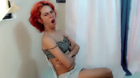 Snapshot of urasianyana chatting on May 11, 3:01 am urasianyana online show from May 11, 3:01 am