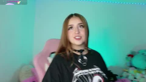 Snapshot of urbaby6irl chatting on November 16, 3:01 am Danielle online show from November 16, 3:01 am