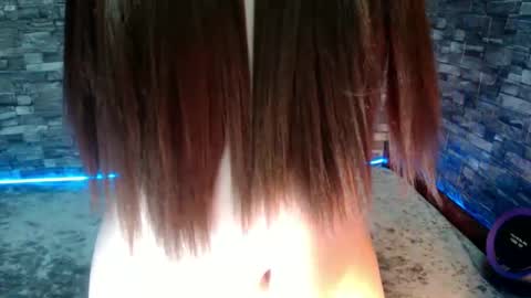 Snapshot of urbabyhot_gurl chatting on January 23, 1:19 am QUEEN ANGEL online show from January 23, 1:19 am