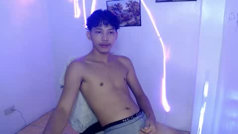 Snapshot of urbigcock_alvin chatting on May 24, 3:06 pm alvin let have some fun dont forget to follow online show from May 24, 3:06 pm