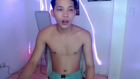 Snapshot of urbigcock_alvin chatting on May 29, 10:24 am alvin let have some fun dont forget to follow online show from May 29, 10:24 am