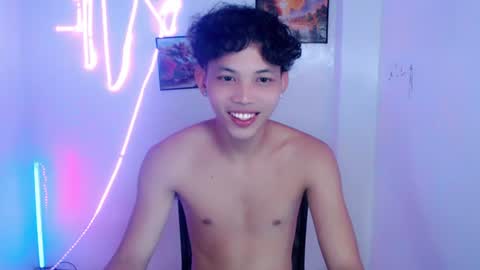 Snapshot of urbigcock_alvin chatting on June 14, 3:36 pm alvin let have some fun dont forget to follow online show from June 14, 3:36 pm