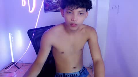 Snapshot of urbigcock_alvin chatting on June 16, 5:04 pm alvin let have some fun dont forget to follow online show from June 16, 5:04 pm