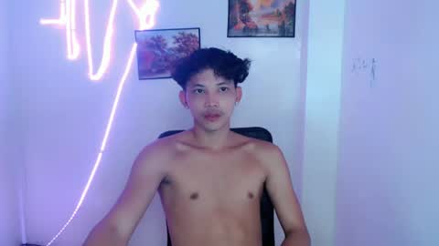 Snapshot of urbigcock_alvin chatting on June 21, 5:04 pm alvin let have some fun dont forget to follow online show from June 21, 5:04 pm