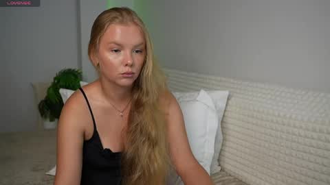 Ksenia Pterson online show from June 7, 11:30 pm