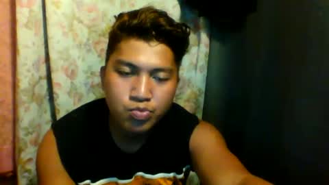 Snapshot of urcockie_benedick chatting on October 22, 1:00 pm urcockie_benedick online show from October 22, 1:00 pm