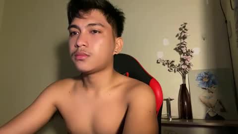 Snapshot of urcuteguy_jhonx chatting on October 25, 4:24 pm Dannie online show from October 25, 4:24 pm