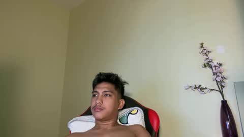 Snapshot of urcuteguy_jhonx chatting on November 9, 2:54 am Dannie online show from November 9, 2:54 am