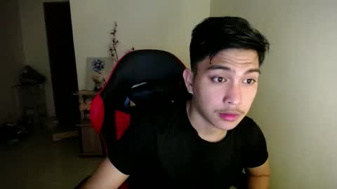 Snapshot of urcuteguy_jhonx chatting on November 15, 10:34 am Dannie online show from November 15, 10:34 am