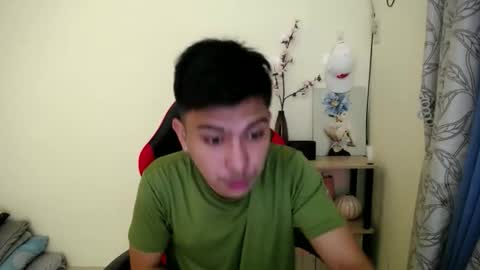 Snapshot of urcuteguy_jhonx chatting on November 26, 11:44 am Dannie online show from November 26, 11:44 am