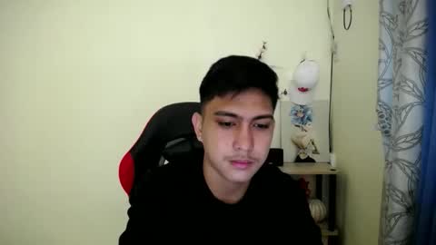 Snapshot of urcuteguy_jhonx chatting on November 27, 7:21 am Dannie online show from November 27, 7:21 am