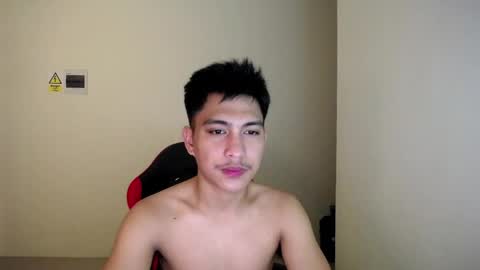 Snapshot of urcuteguy_jhonx chatting on May 3, 9:59 am Dannie online show from May 3, 9:59 am