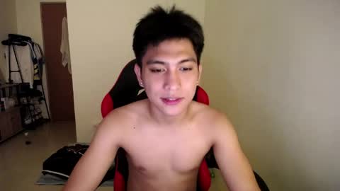 Snapshot of urcuteguy_jhonx chatting on May 18, 2:34 pm Dannie online show from May 18, 2:34 pm