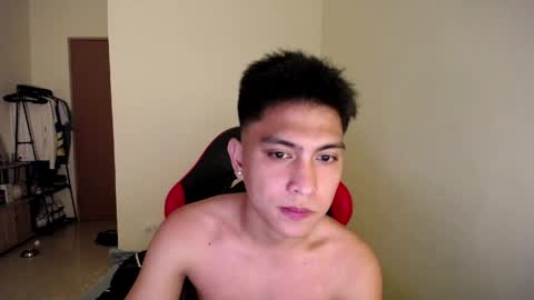 Snapshot of urcuteguy_jhonx chatting on May 19, 6:58 pm Dannie online show from May 19, 6:58 pm