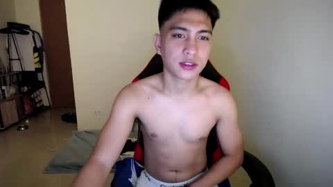 Snapshot of urcuteguy_jhonx chatting on May 20, 7:03 am Dannie online show from May 20, 7:03 am