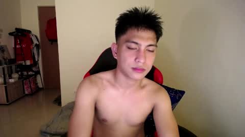 Snapshot of urcuteguy_jhonx chatting on May 24, 4:01 pm Dannie online show from May 24, 4:01 pm