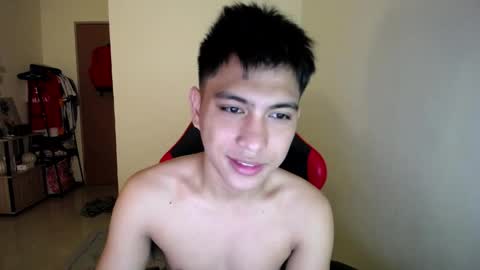 Snapshot of urcuteguy_jhonx chatting on May 25, 8:31 am Dannie online show from May 25, 8:31 am