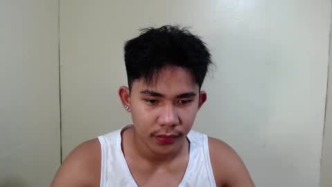 Snapshot of urcutie_asianboy chatting on October 27, 8:29 am KEN online show from October 27, 8:29 am