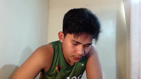 Snapshot of urcutie_asianboy chatting on November 6, 6:14 am KEN online show from November 6, 6:14 am